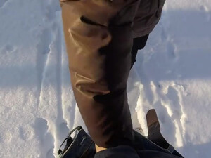 Секс на улице зимой с незнакомкой